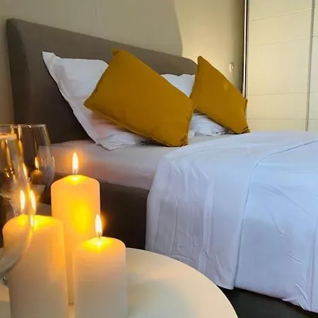 Cozy Apartament Апартаменти Бухарест